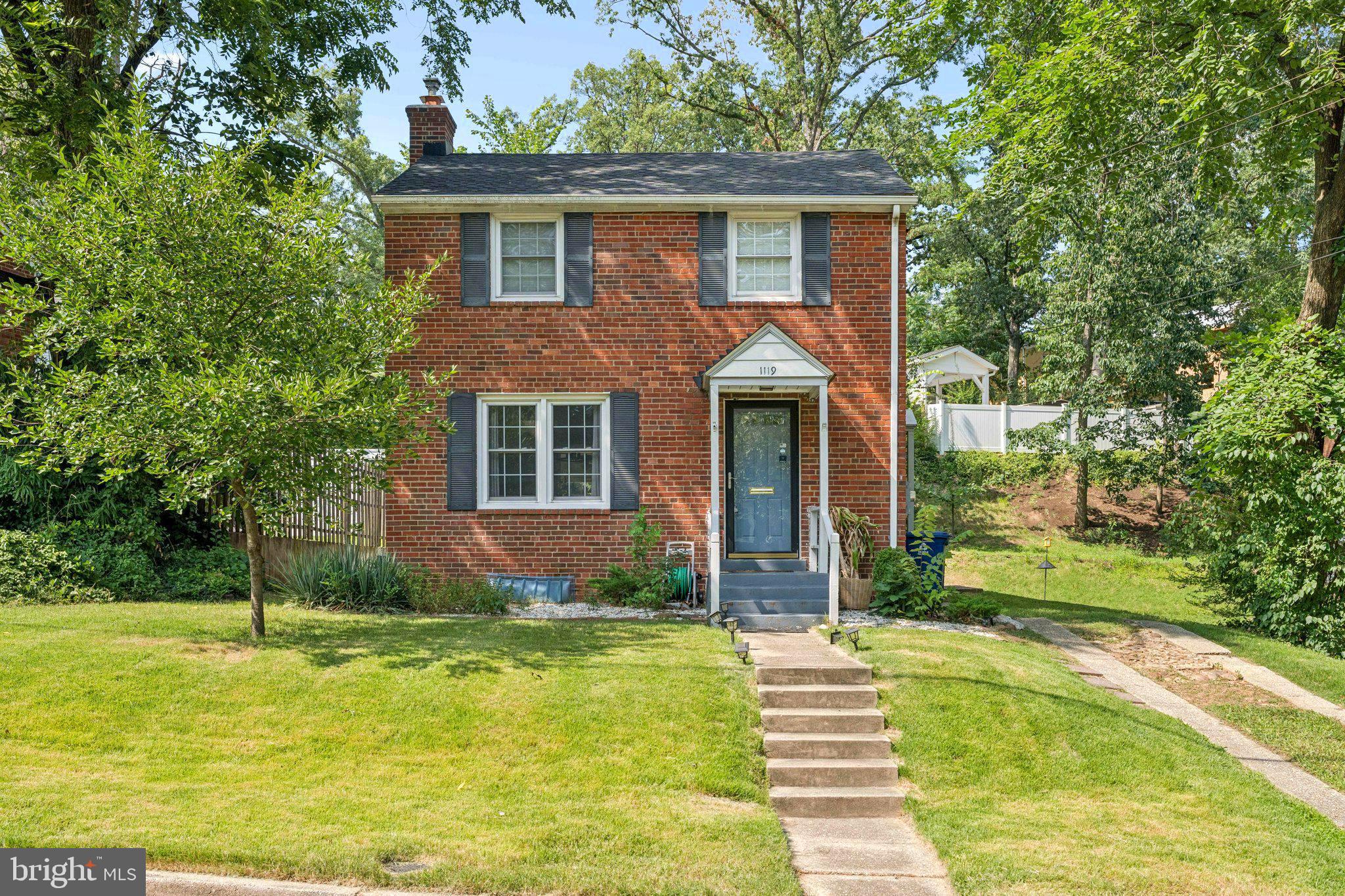 1119 S EDISON STREET