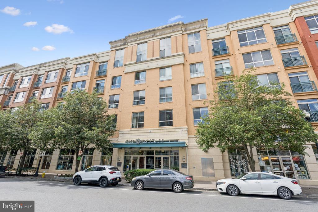 2200 N WESTMORELAND STREET 519