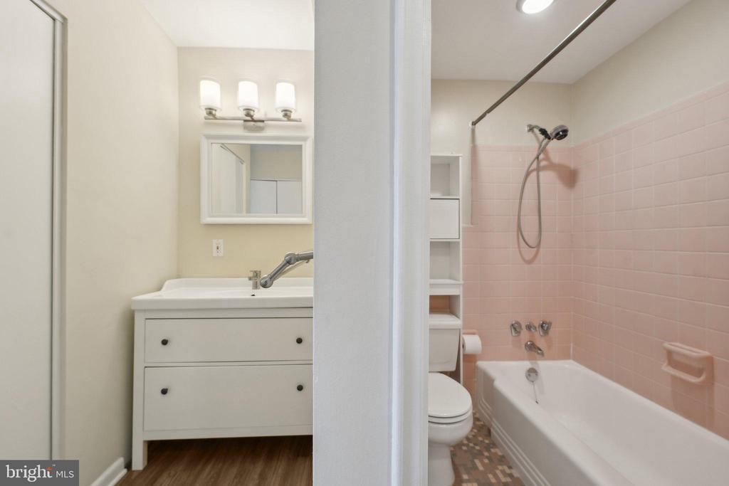 1830 COLUMBIA PIKE 409