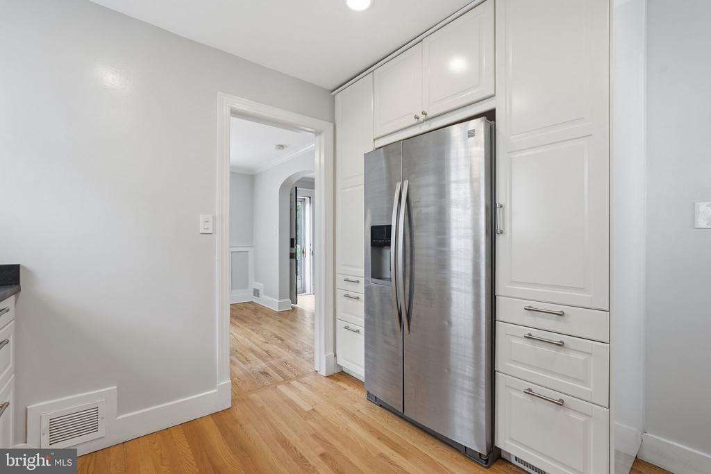 6524 27TH STREET N