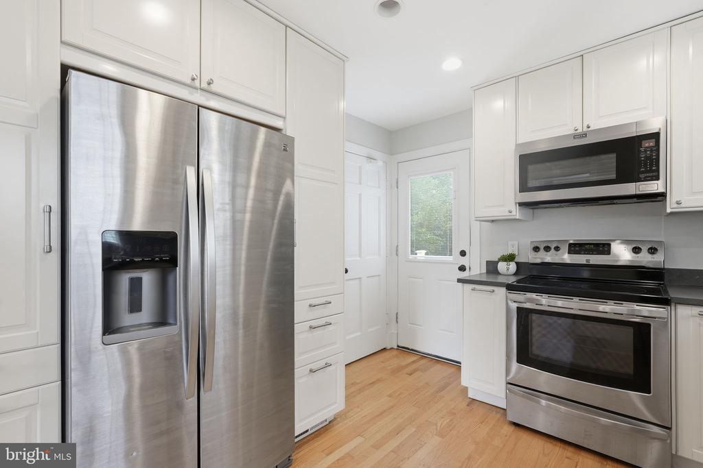 6524 27TH STREET N