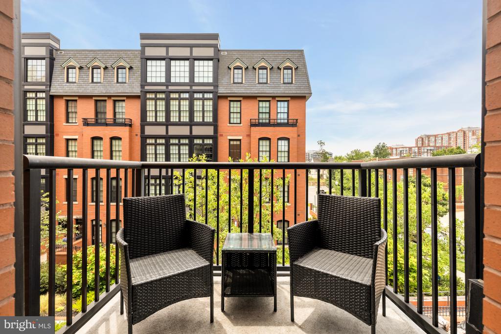 1700 CLARENDON BOULEVARD Unit: 154