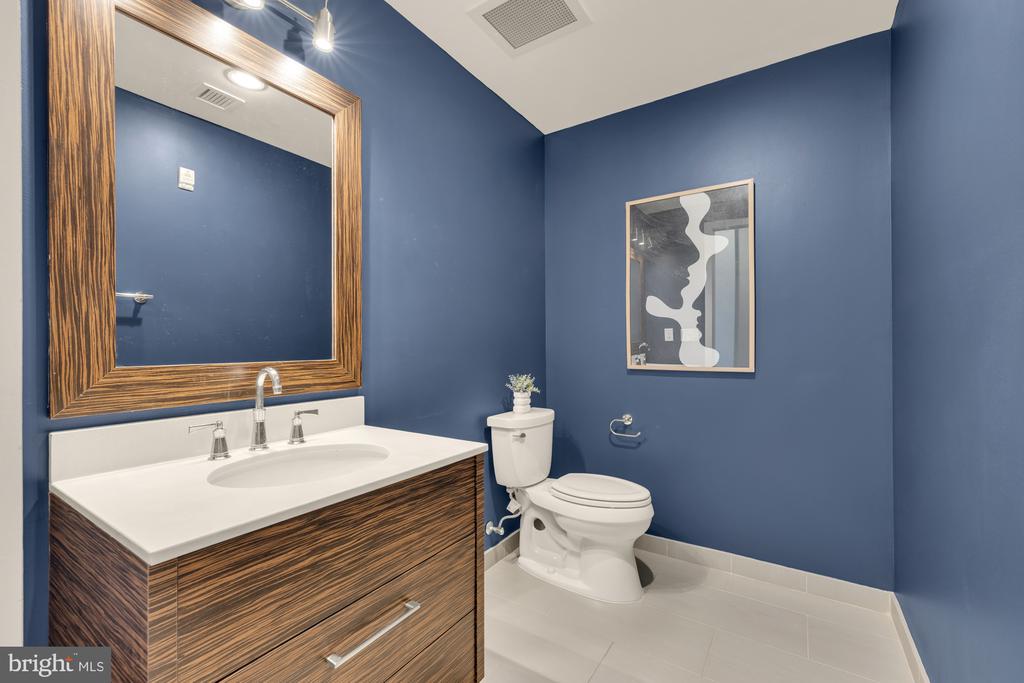 1700 CLARENDON BOULEVARD Unit: 154