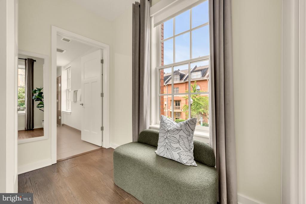 1700 CLARENDON BOULEVARD Unit: 154