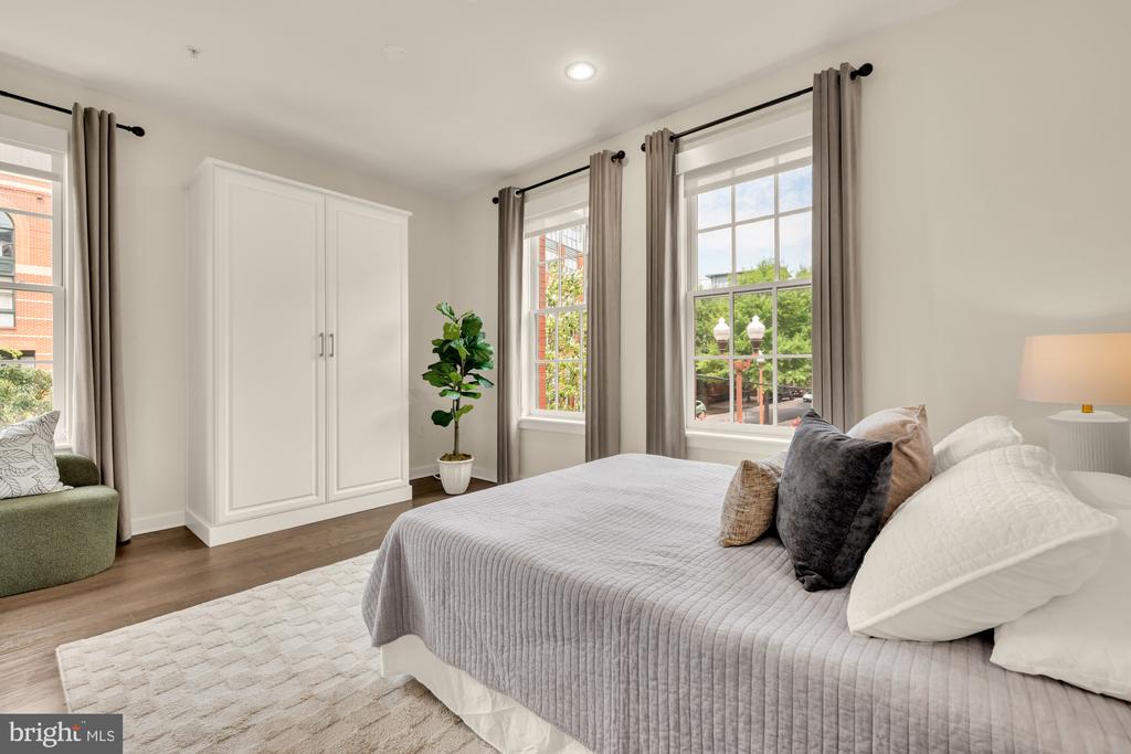 1700 CLARENDON BOULEVARD Unit: 154