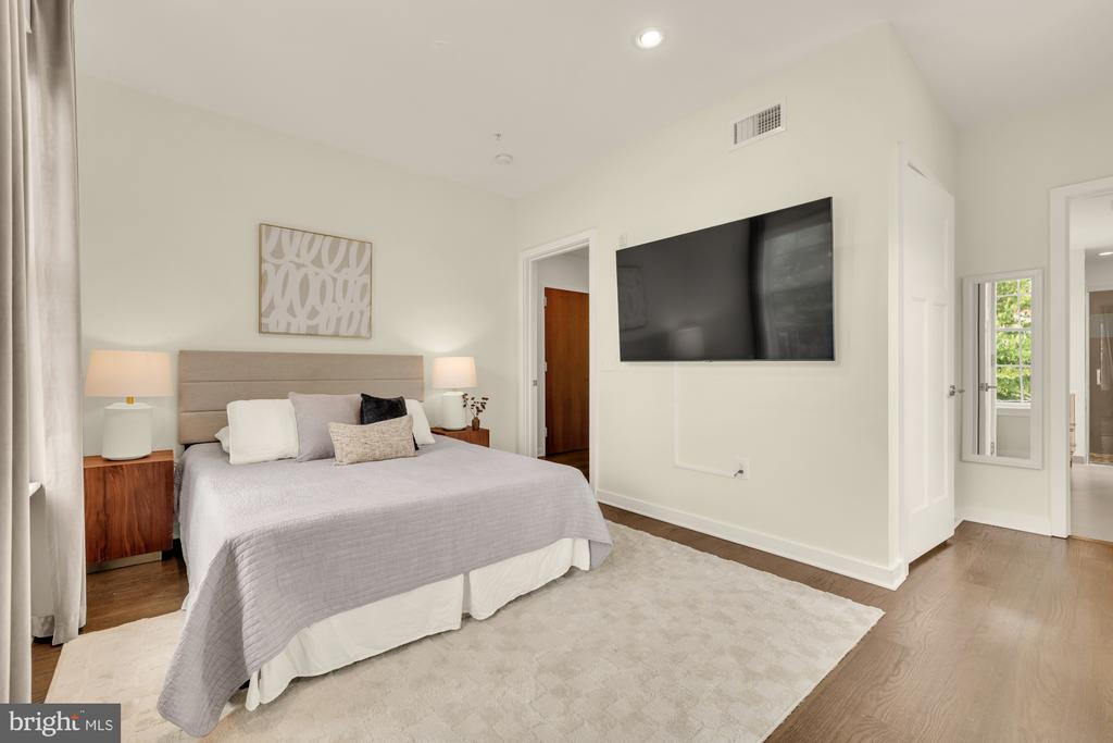 1700 CLARENDON BOULEVARD Unit: 154