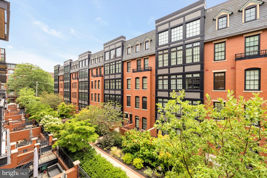 1700 CLARENDON BOULEVARD Unit: 154