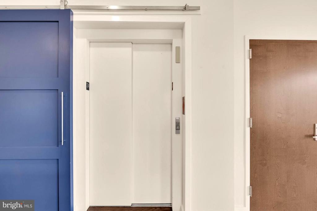 1700 CLARENDON BOULEVARD Unit: 154