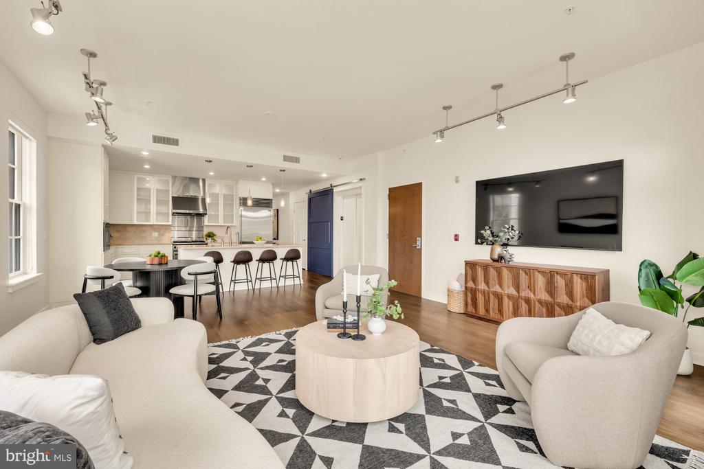 1700 CLARENDON BOULEVARD Unit: 154