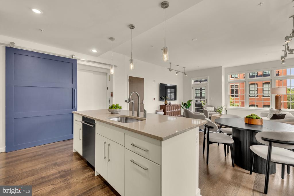 1700 CLARENDON BOULEVARD Unit: 154
