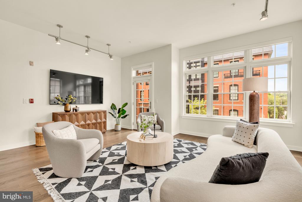 1700 CLARENDON BOULEVARD Unit: 154
