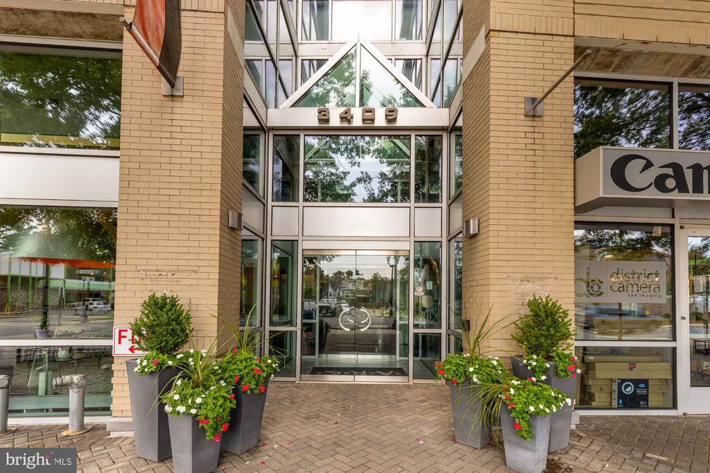 3409 WILSON BOULEVARD Unit: 303