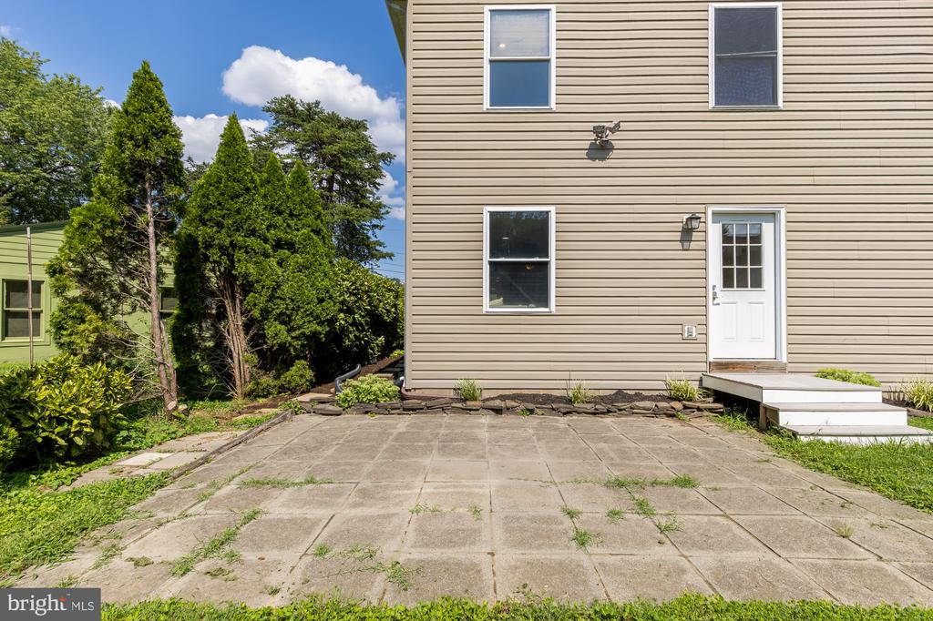 750 N GEORGE MASON DRIVE