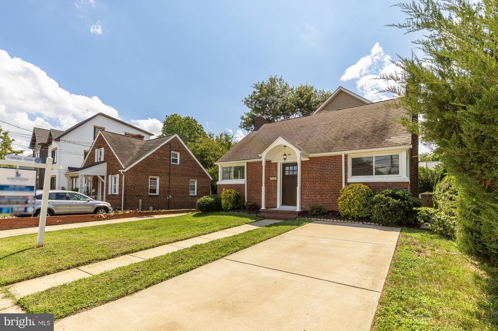 750 N GEORGE MASON DRIVE