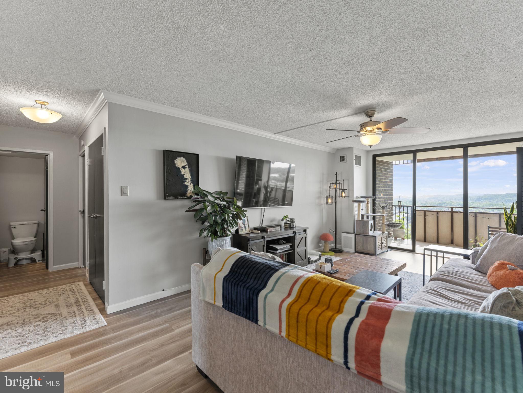 250 S REYNOLDS STREET S 711