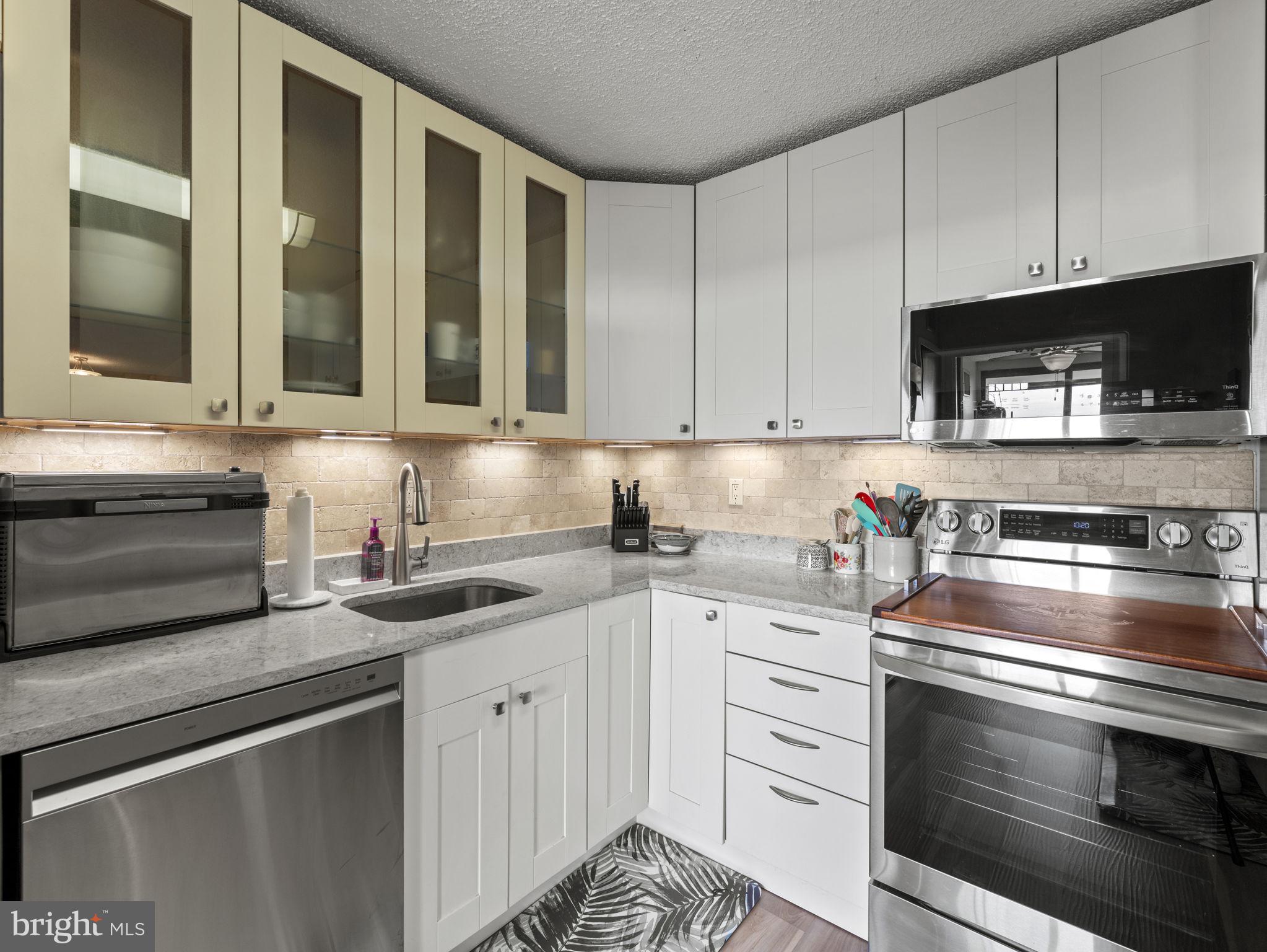250 S REYNOLDS STREET S 711
