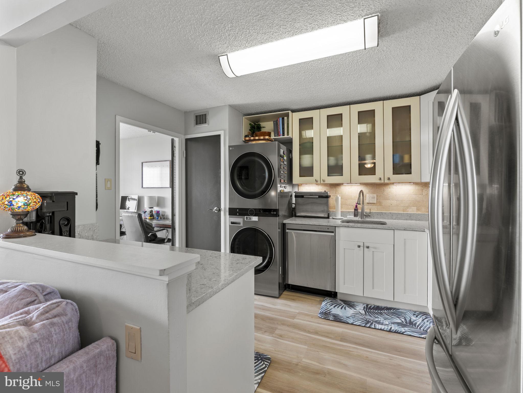 250 S REYNOLDS STREET S 711