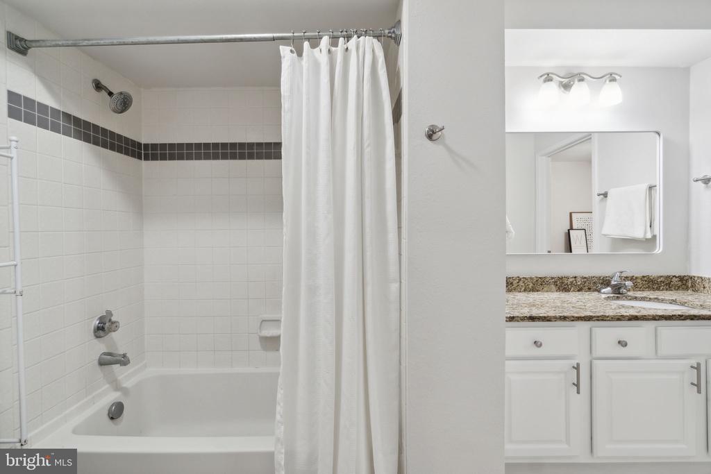3313 WYNDHAM CIRCLE 3215