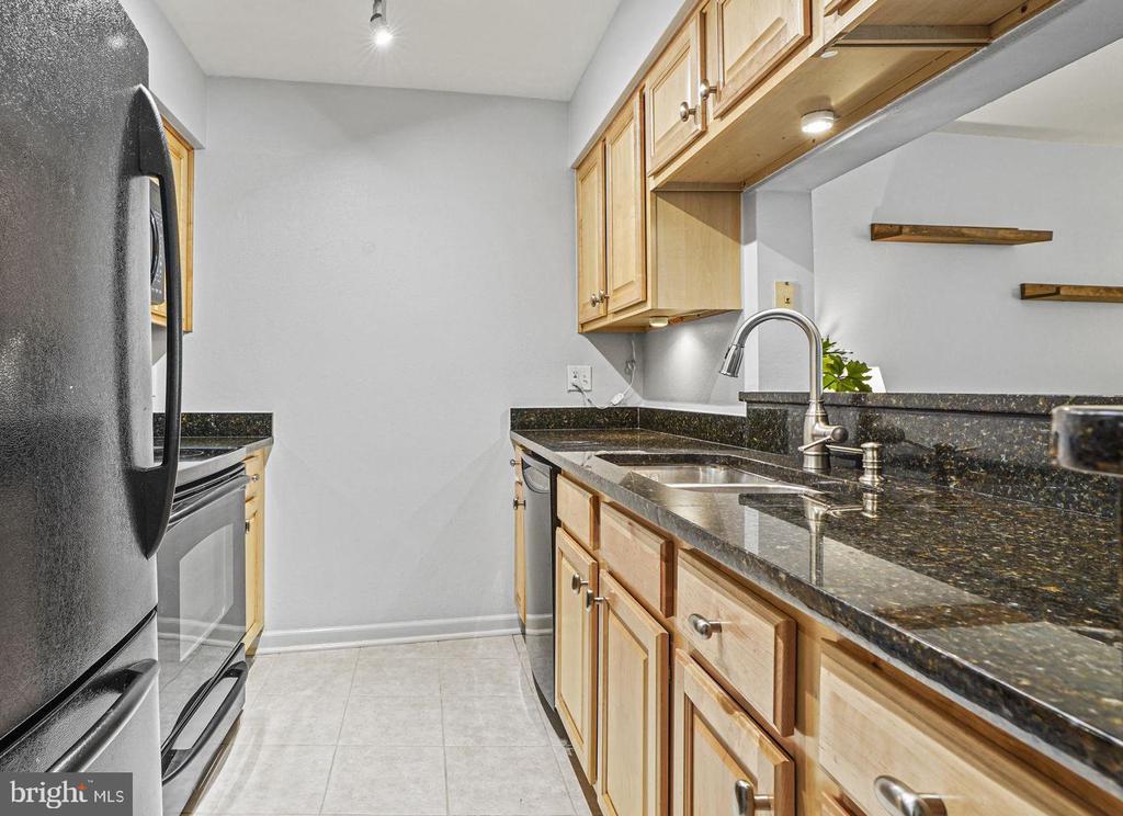 3313 WYNDHAM CIRCLE 1212