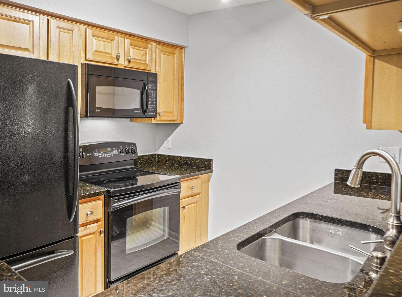 3313 WYNDHAM CIRCLE 1212
