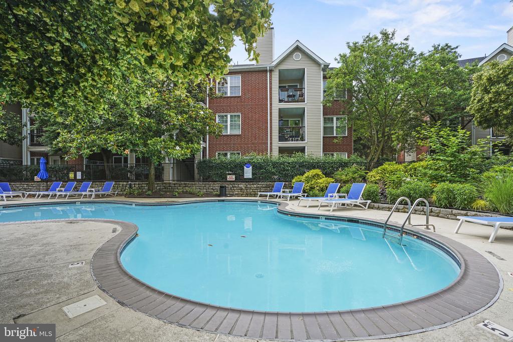 3313 WYNDHAM CIRCLE 1212