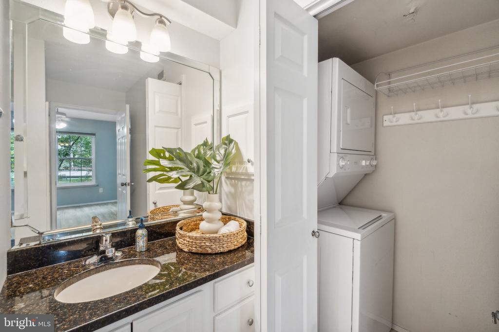 3313 WYNDHAM CIRCLE 1212
