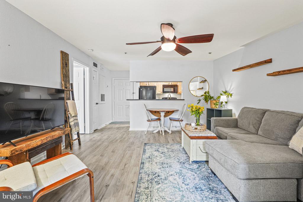 3313 WYNDHAM CIRCLE 1212