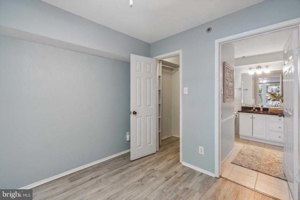 3313 WYNDHAM CIRCLE 1212