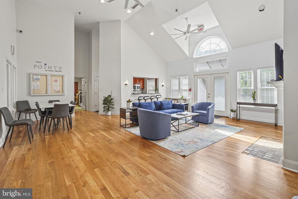 3313 WYNDHAM CIRCLE 1212