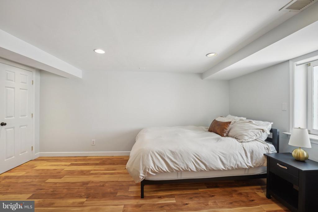 2908 LANDOVER STREET