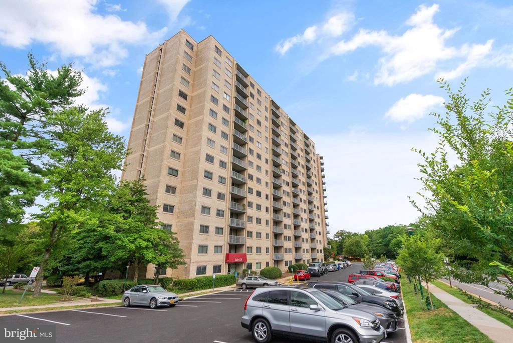 2500 N VAN DORN STREET N 319