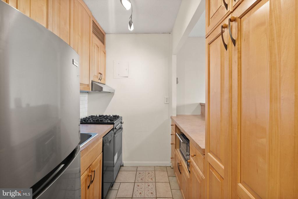 2500 N VAN DORN STREET N 319