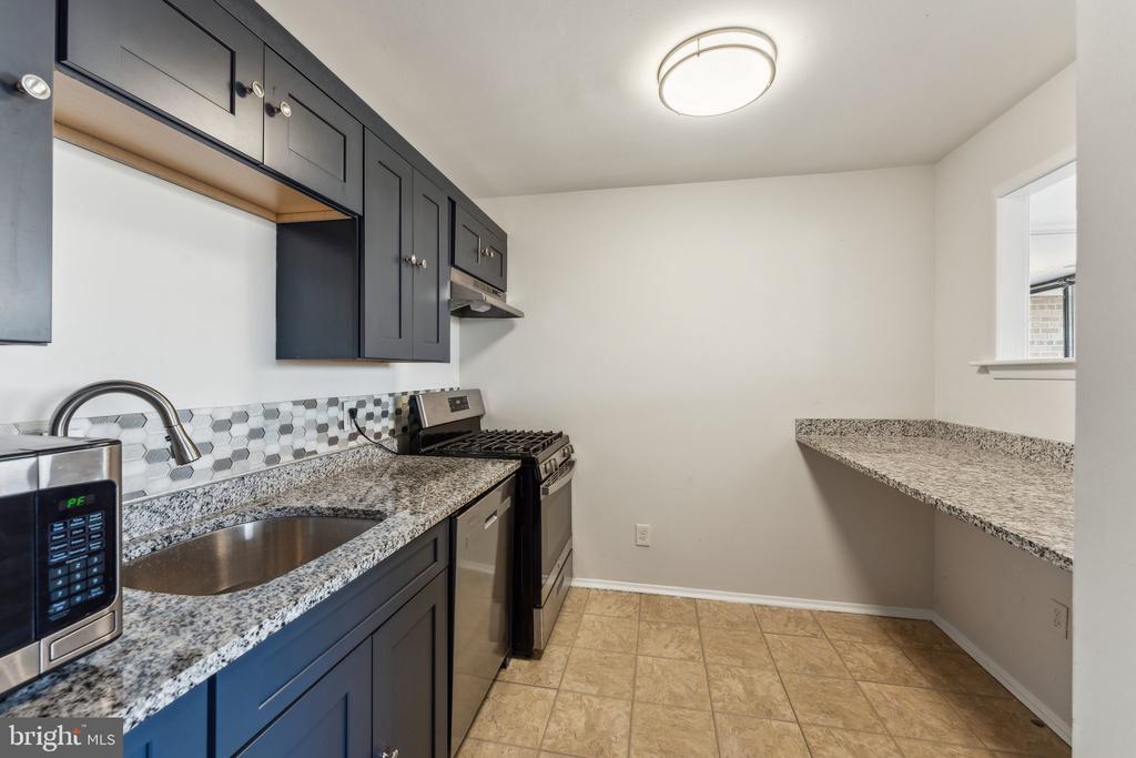 505 N ARMISTEAD STREET 302