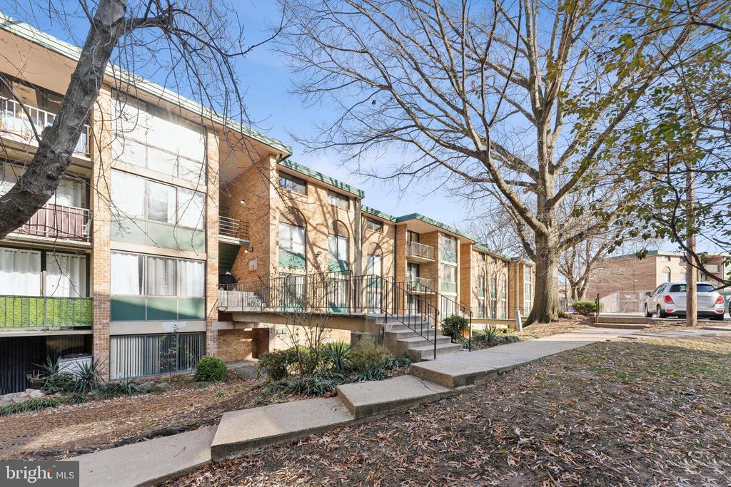 505 N ARMISTEAD STREET 302