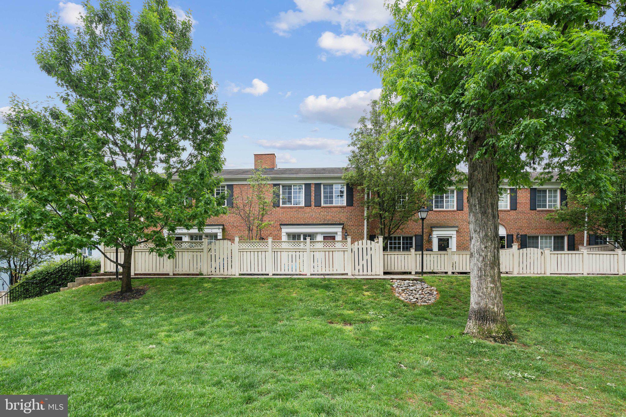 1547 N VAN DORN STREET A N A