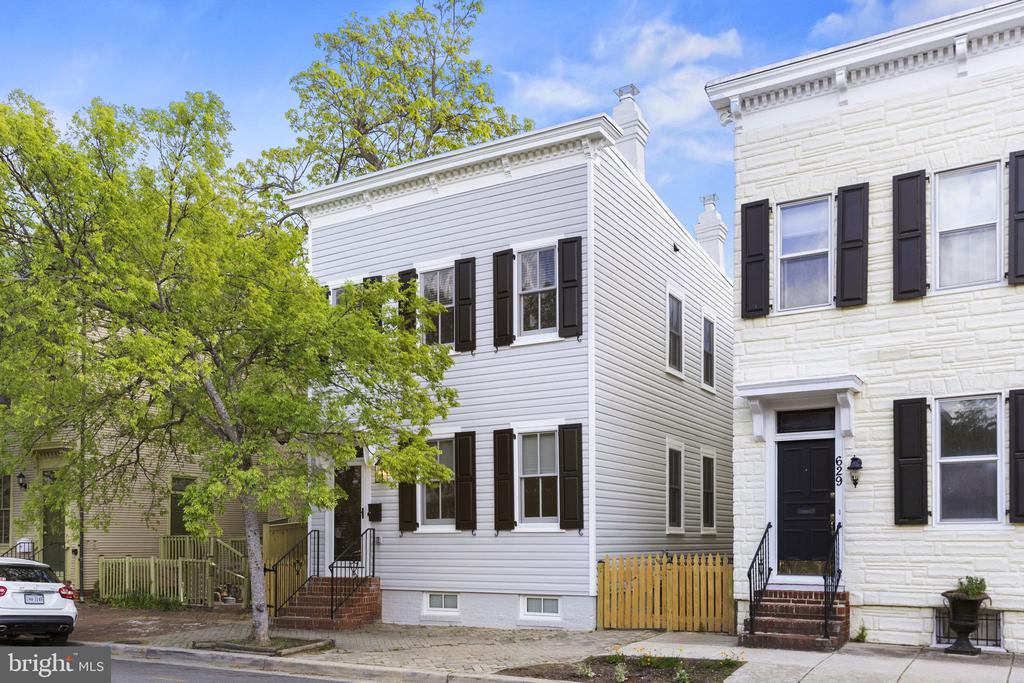 631 N COLUMBUS STREET