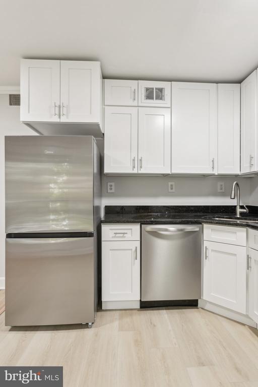 1119 N PITT STREET 2C
