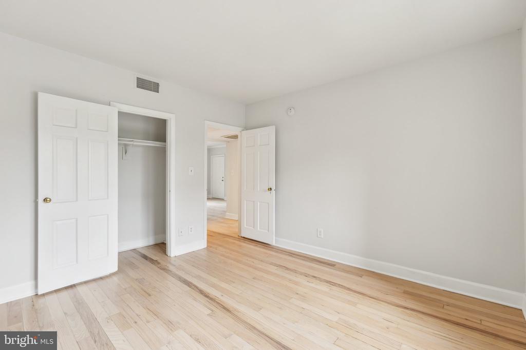 1119 N PITT STREET 2C