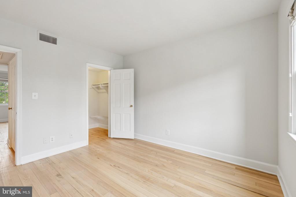 1119 N PITT STREET 2C