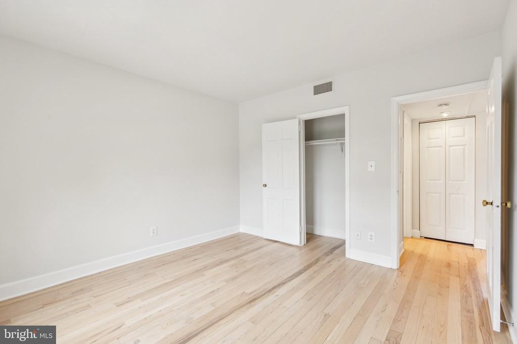 1119 N PITT STREET 2C