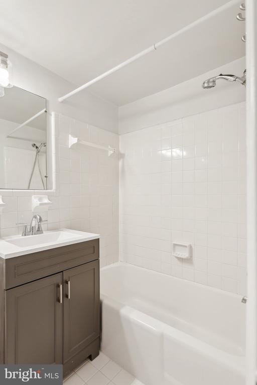 1119 N PITT STREET 2C