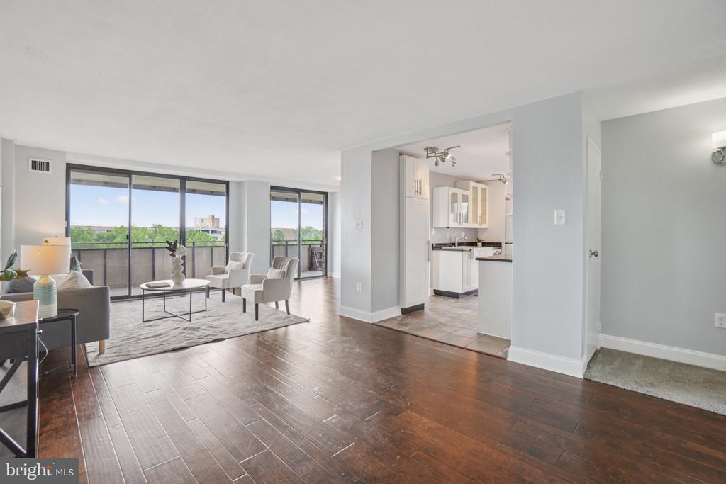 250 S REYNOLDS STREET 610