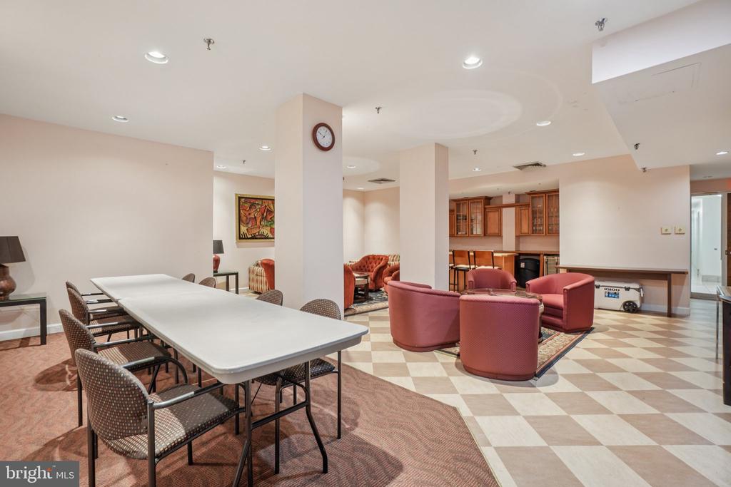 250 S REYNOLDS STREET 610