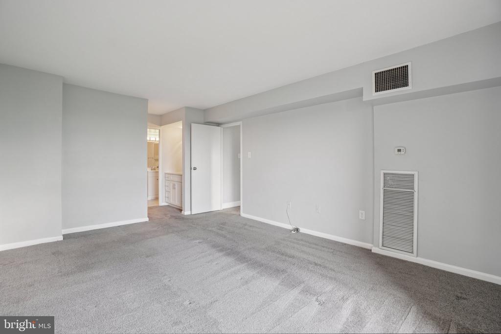 250 S REYNOLDS STREET 610