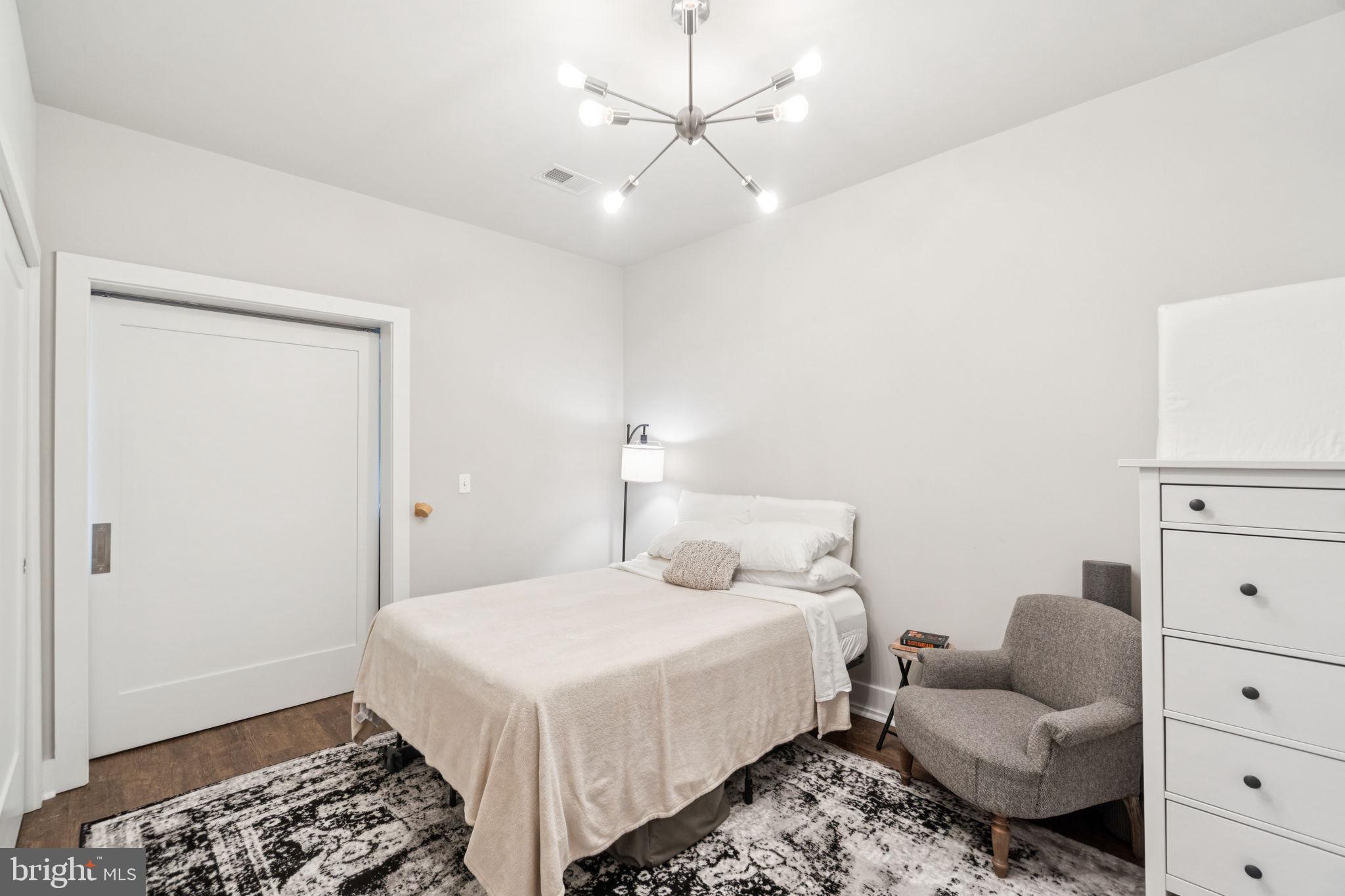 1800 MOUNT VERNON AVENUE 105