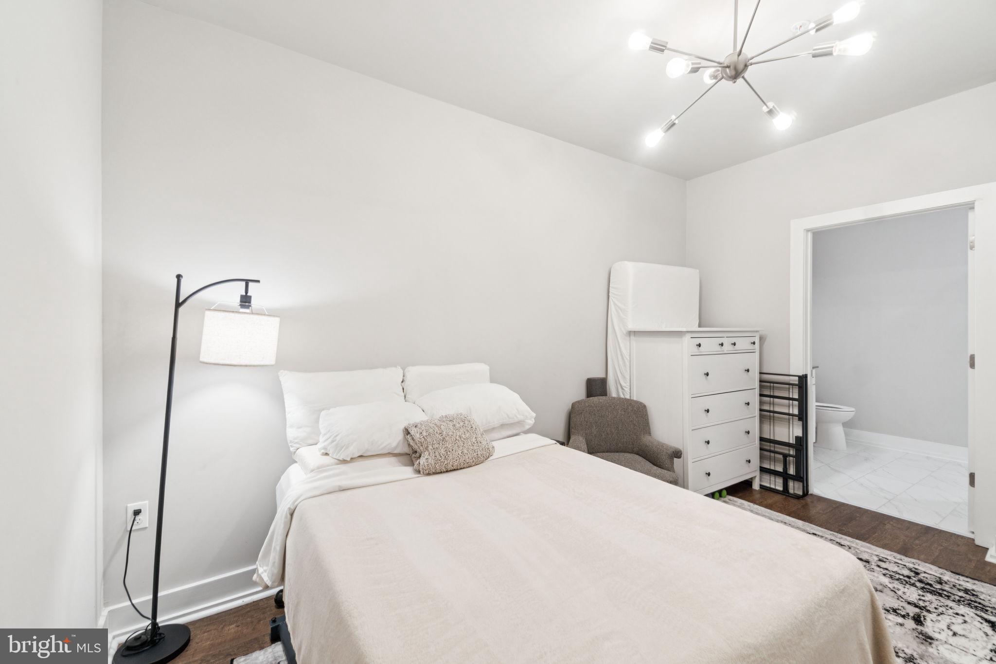 1800 MOUNT VERNON AVENUE 105