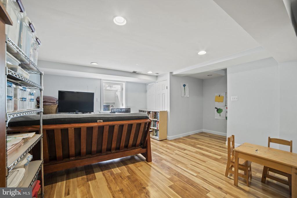 2908 LANDOVER STREET