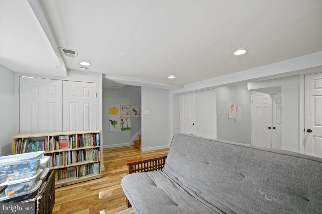 2908 LANDOVER STREET