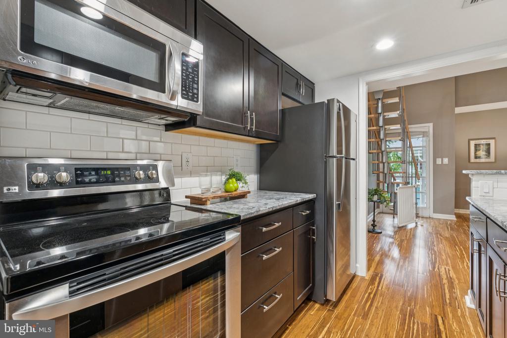 220 N SAINT ASAPH STREET 14
