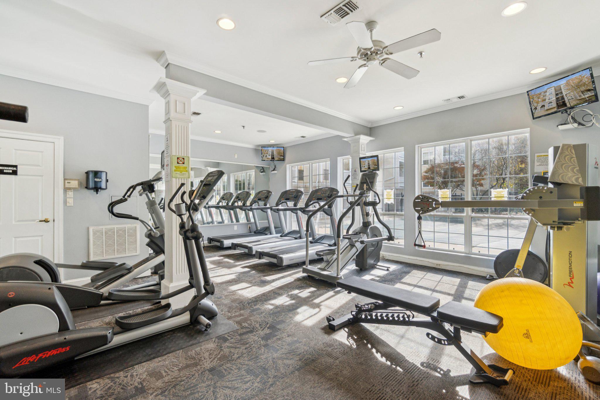 4550 STRUTFIELD LANE 2424